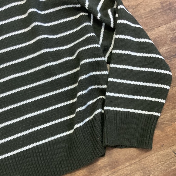T. Tahari green white stripe pullover sweater size large - Picture 4 of 7